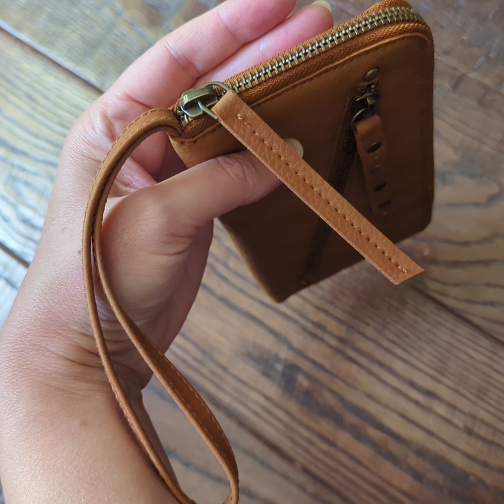 FREE PEOPLE I Cognac Brown Vegan Faux Leather Zippered Wallet Wristlet Purse - Picture 11 of 12